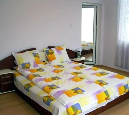 Hotel Family Velevi 2*