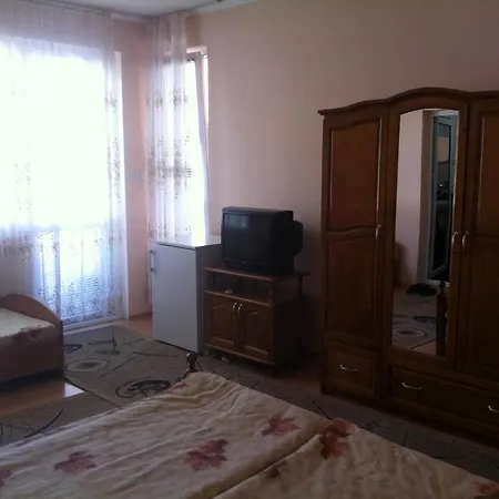 Family Velevi Hotel 2*
