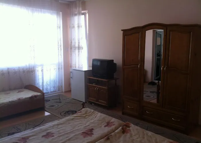 Family Velevi Otel 2*